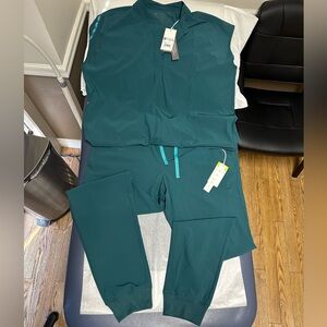 Figs Caribbean Blue FIONlite Scrub Set. New with Tags.